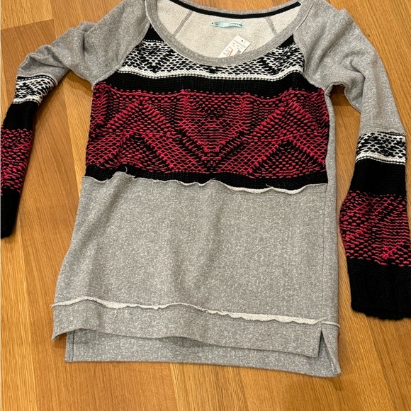 NWT Maurice’s Gray and Pink Patterned Women's Sweater Size M  Cozy - Picture 2 of 6